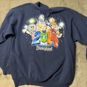 Disneyland Sweatshirt Adult XL Blue Pullover 2014 Disneyland Resort Crew‎ Castle